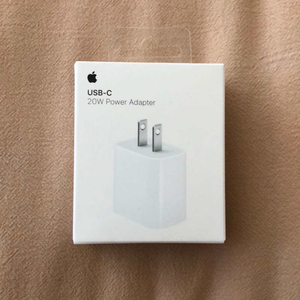 USB-C 20W POWER ADAPTER
